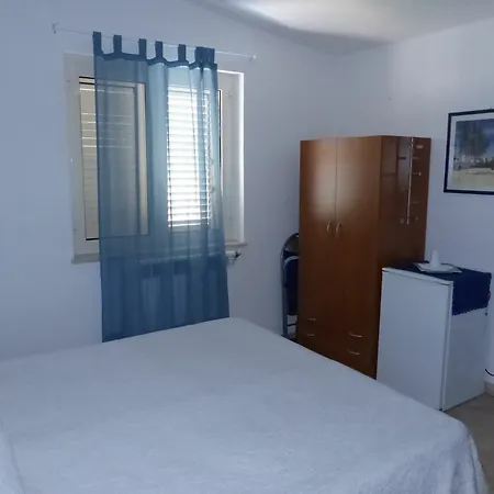 Gullo Capo Vaticano Pensión 3*