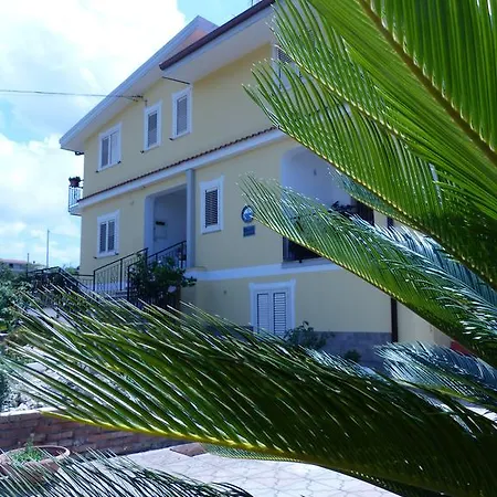 Gullo Capo Vaticano 3*