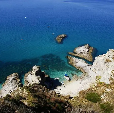 Gullo Capo Vaticano ゲストハウス 3*