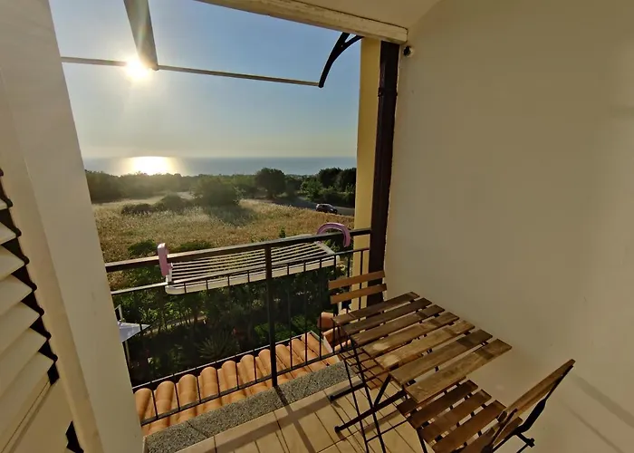 Gullo Capo Vaticano בית הארחה 3*