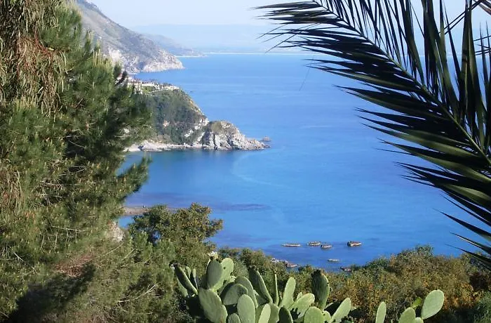 Gullo Capo Vaticano 招待所 里卡迪